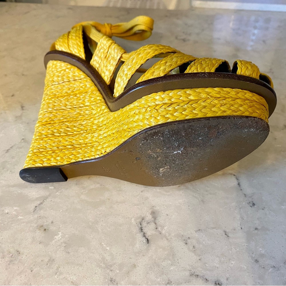 Only worn once. I have dust bag. No box